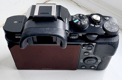 Sony alpha ilce 24 3mp - alpha, 24,3mp